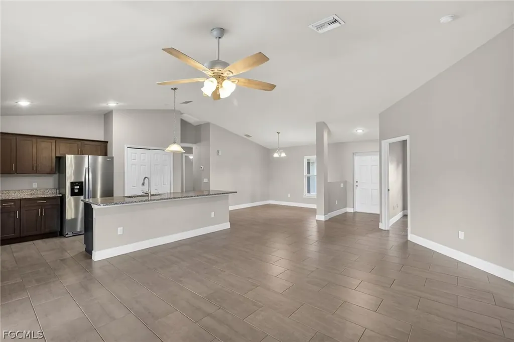 6023 Thrush Avenue Fort Myers FL 33905