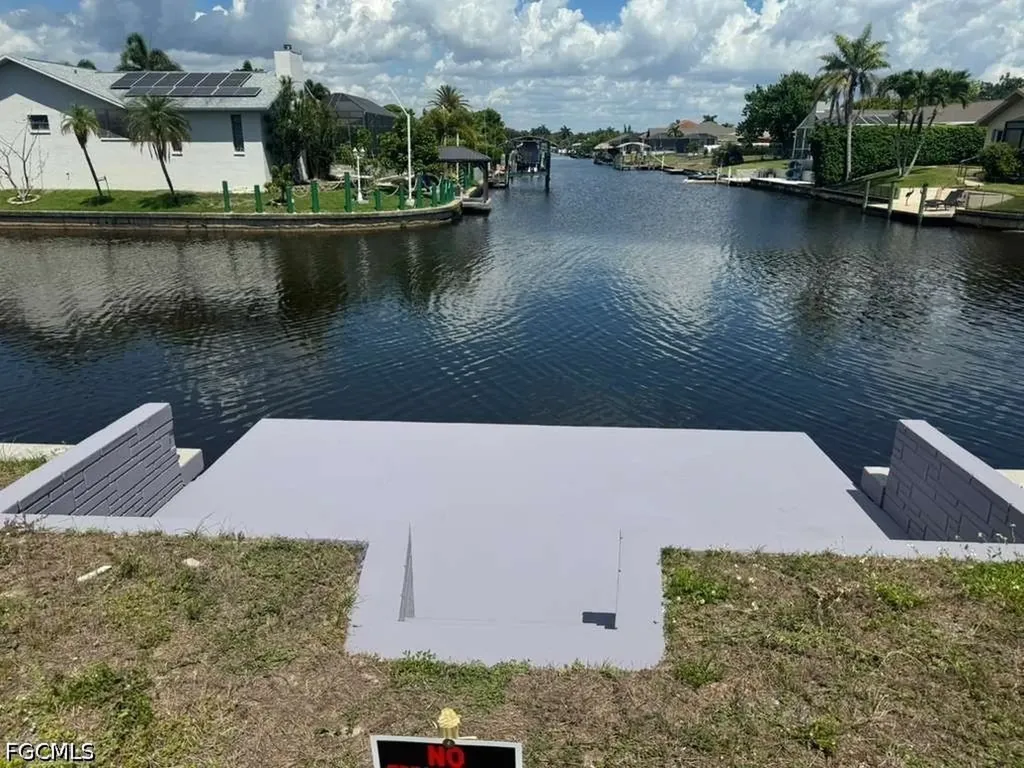 1025 SE 20th Avenue Cape Coral FL 33990