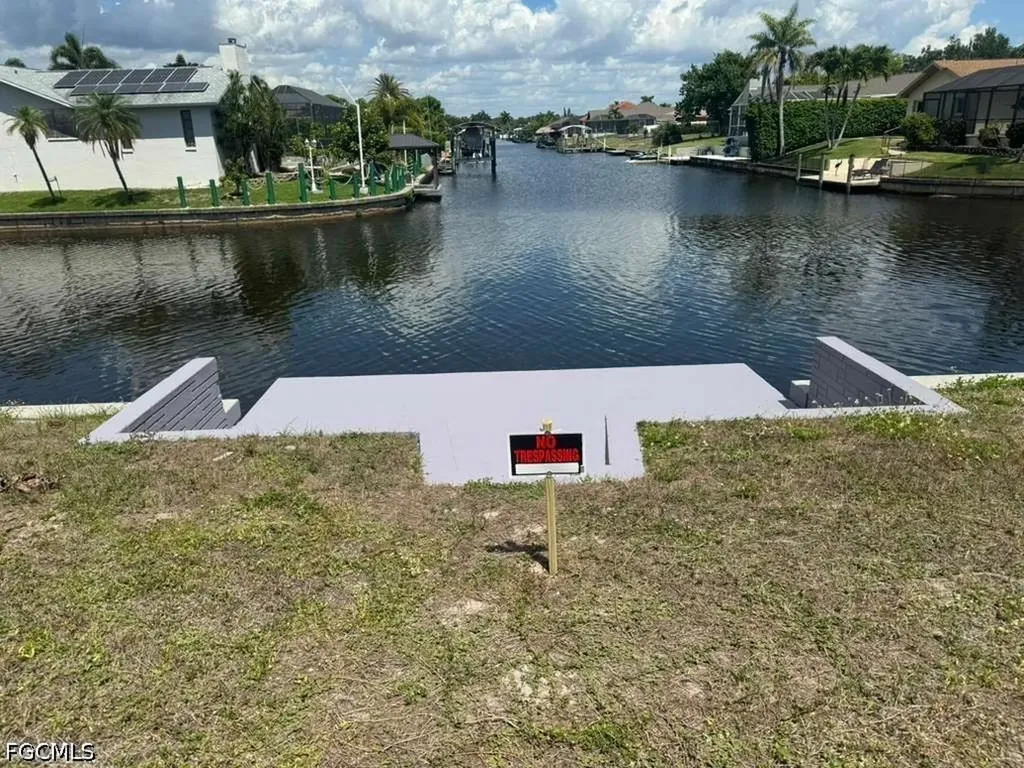 1025 SE 20th Avenue Cape Coral FL 33990