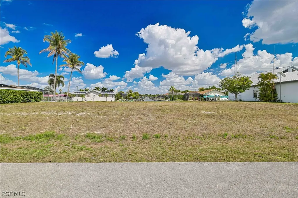 1025 SE 20th Avenue Cape Coral FL 33990