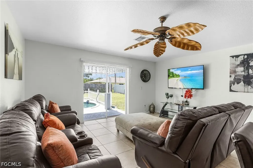 1333 SE 8th Avenue Cape Coral FL 33990