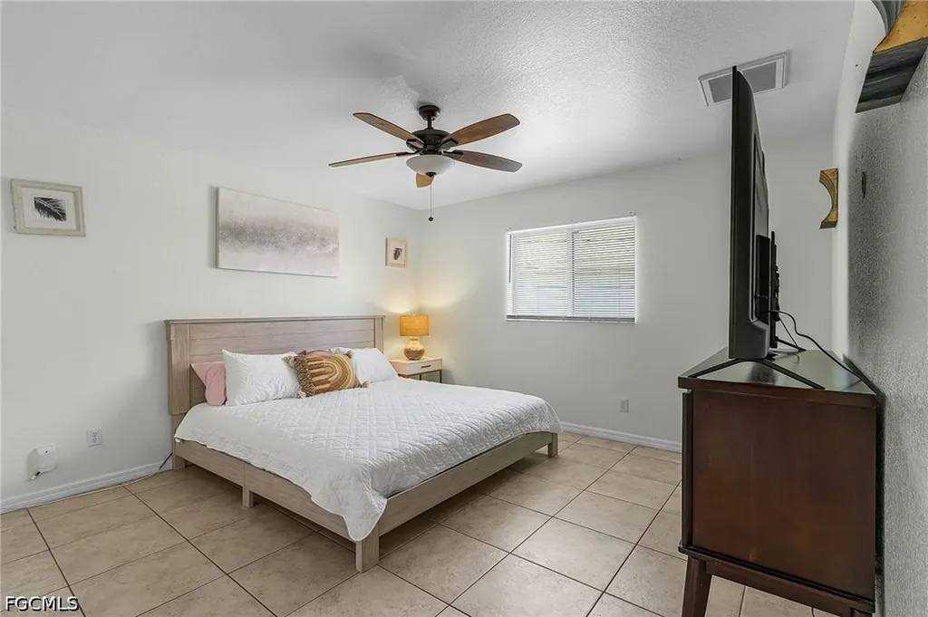 1333 SE 8th Avenue Cape Coral FL 33990