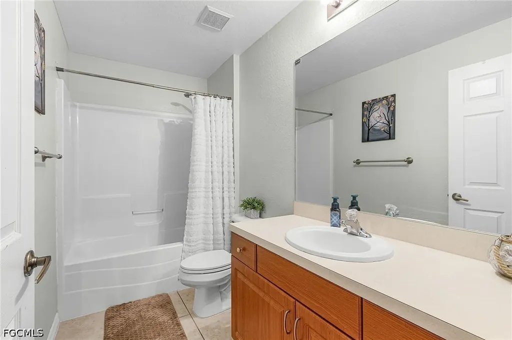 1333 SE 8th Avenue Cape Coral FL 33990