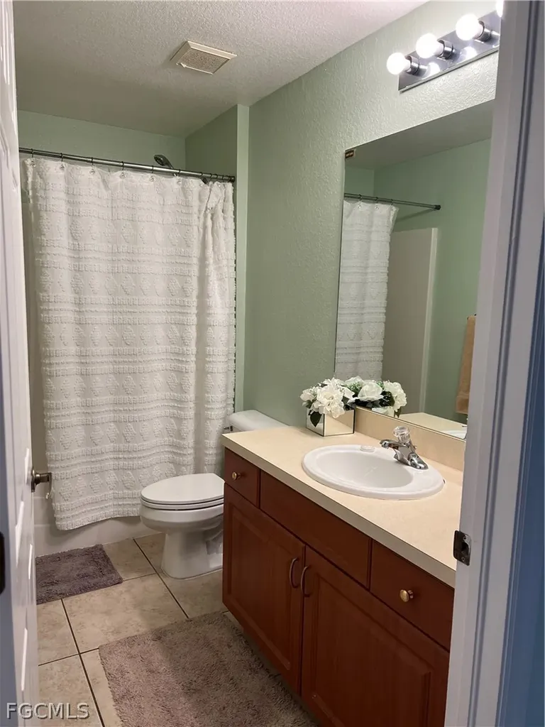 1333 SE 8th Avenue Cape Coral FL 33990