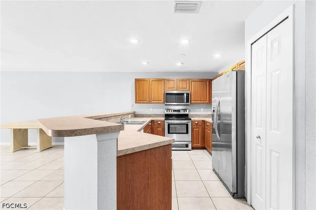 1333 SE 8th Avenue Cape Coral FL 33990