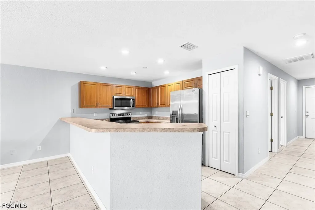 1333 SE 8th Avenue Cape Coral FL 33990