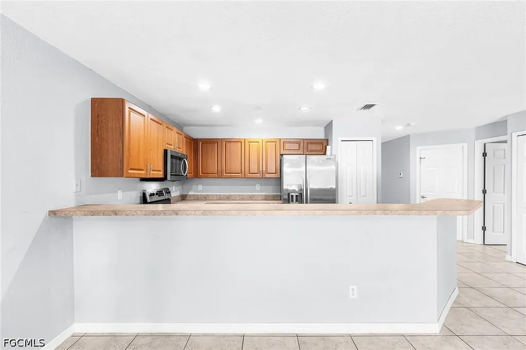 1333 SE 8th Avenue Cape Coral FL 33990