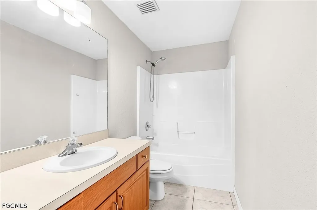 1333 SE 8th Avenue Cape Coral FL 33990