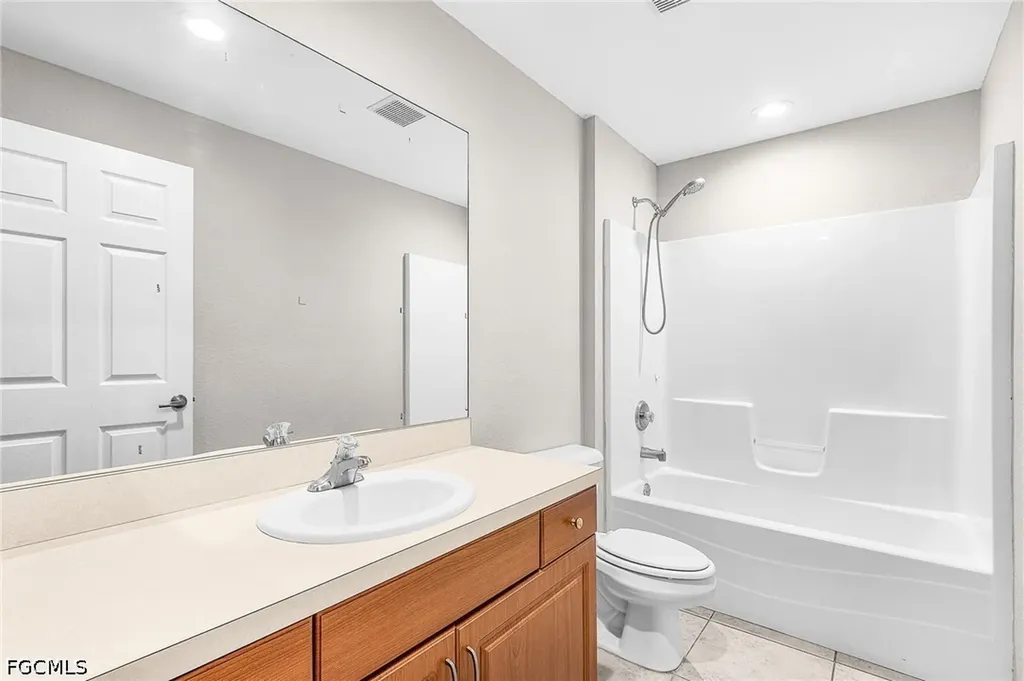 1333 SE 8th Avenue Cape Coral FL 33990