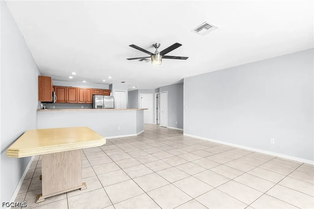 1333 SE 8th Avenue Cape Coral FL 33990