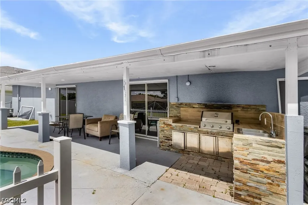 1333 SE 8th Avenue Cape Coral FL 33990