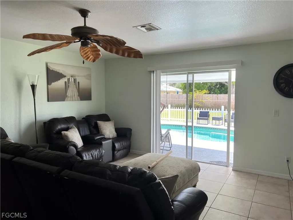 1333 SE 8th Avenue Cape Coral FL 33990