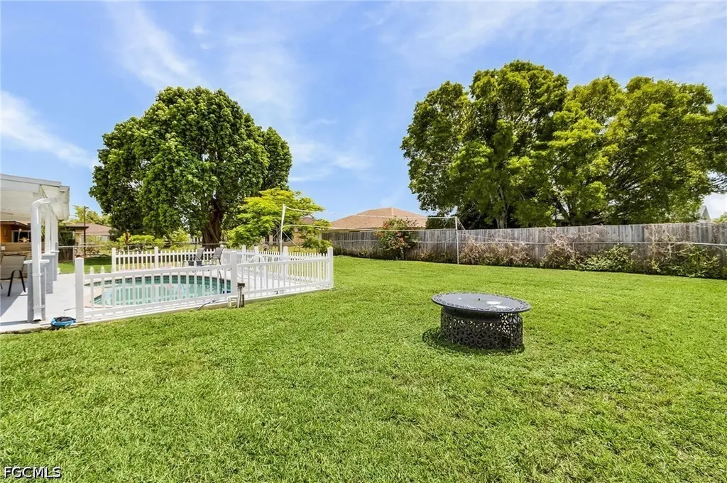 1333 SE 8th Avenue Cape Coral FL 33990