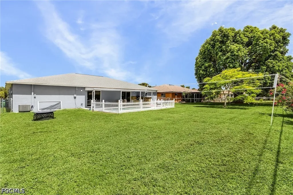 1333 SE 8th Avenue Cape Coral FL 33990