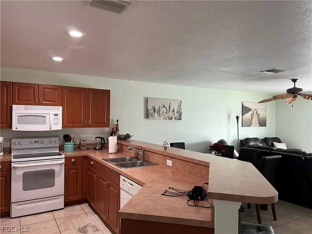 1333 SE 8th Avenue Cape Coral FL 33990