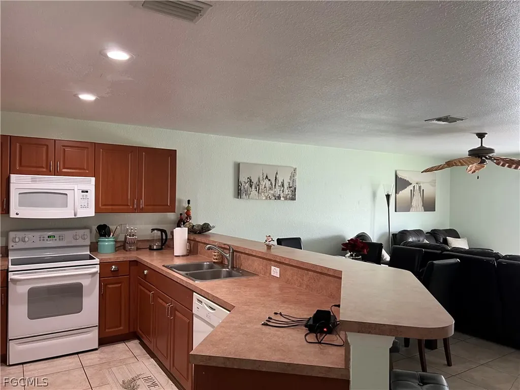 1333 SE 8th Avenue Cape Coral FL 33990