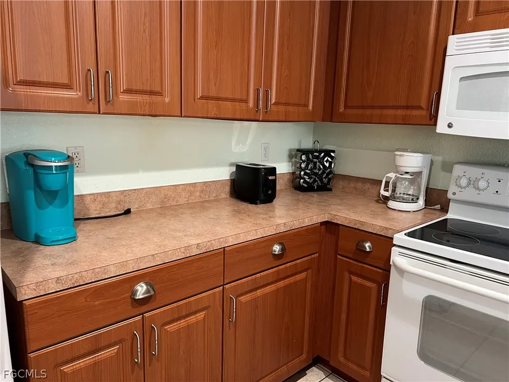 1333 SE 8th Avenue Cape Coral FL 33990