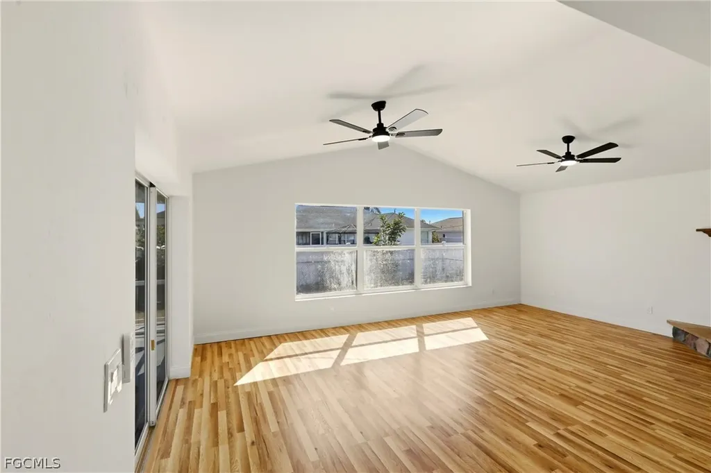 410 SE 7th Street Cape Coral FL 33990