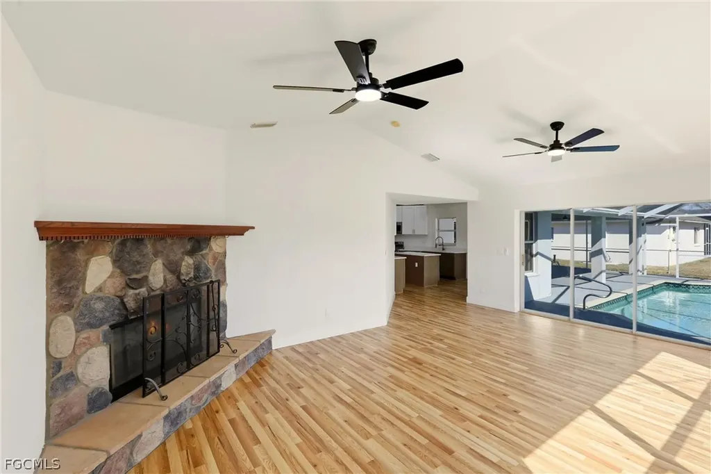 410 SE 7th Street Cape Coral FL 33990