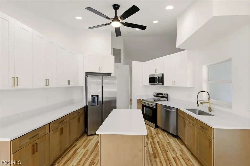 410 SE 7th Street Cape Coral FL 33990
