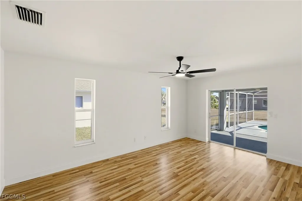 410 SE 7th Street Cape Coral FL 33990