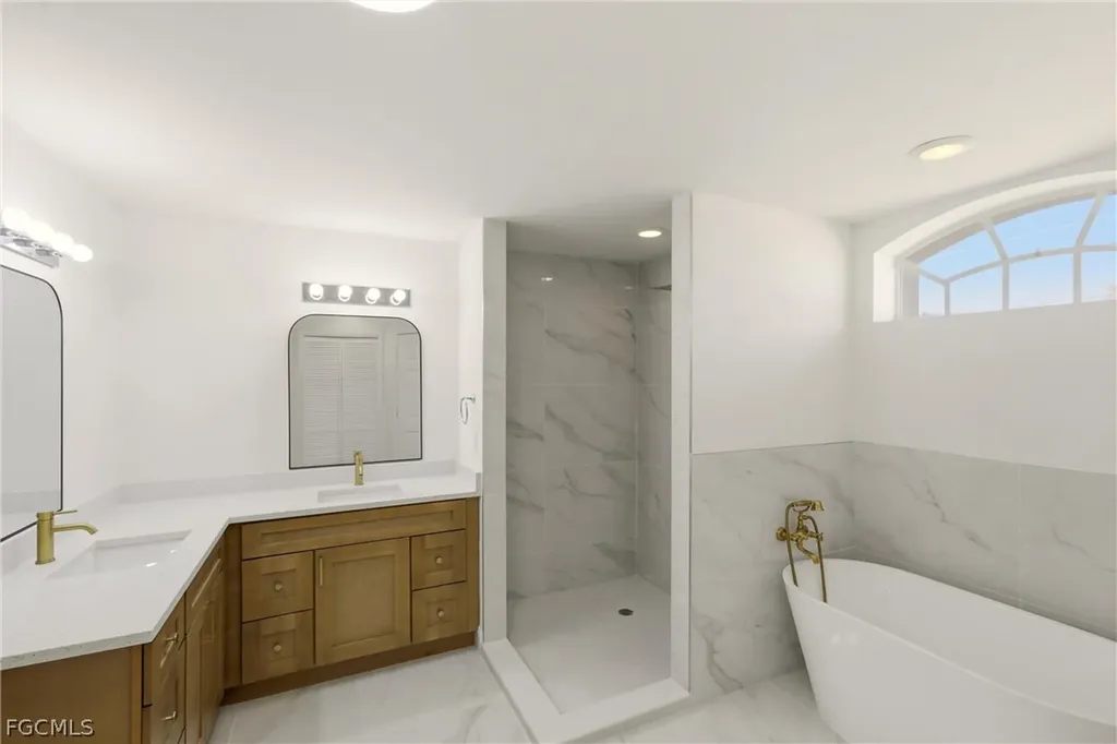 410 SE 7th Street Cape Coral FL 33990