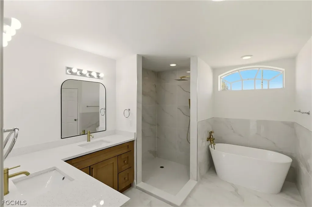 410 SE 7th Street Cape Coral FL 33990