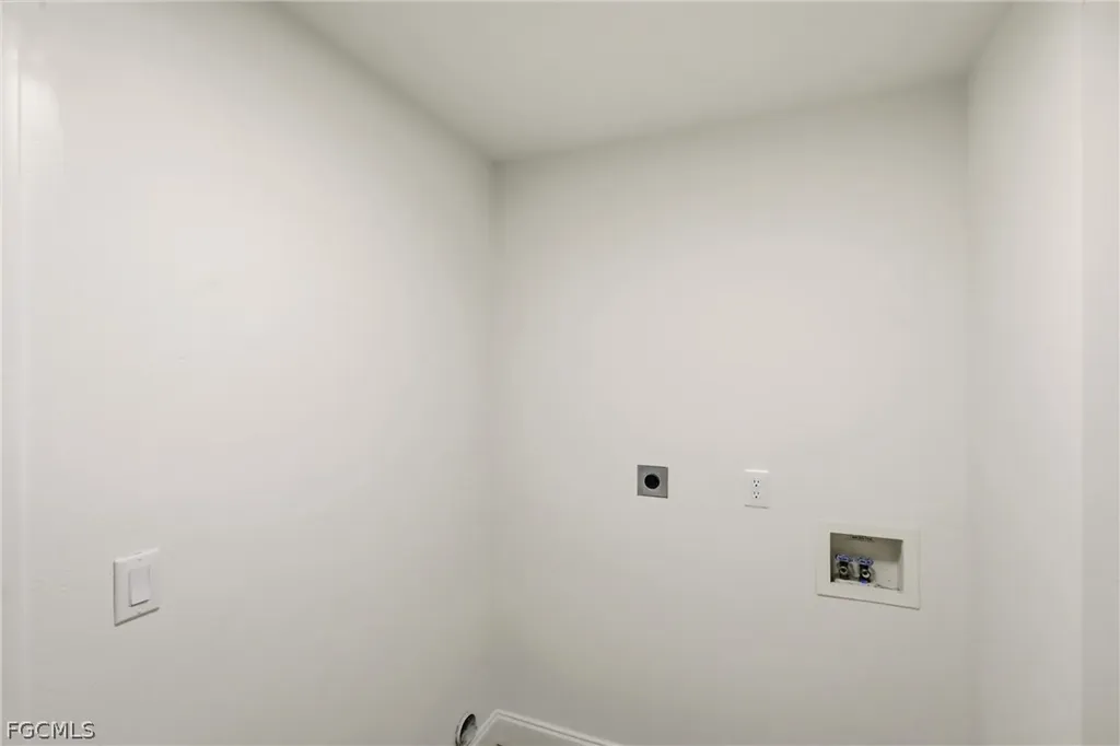 410 SE 7th Street Cape Coral FL 33990