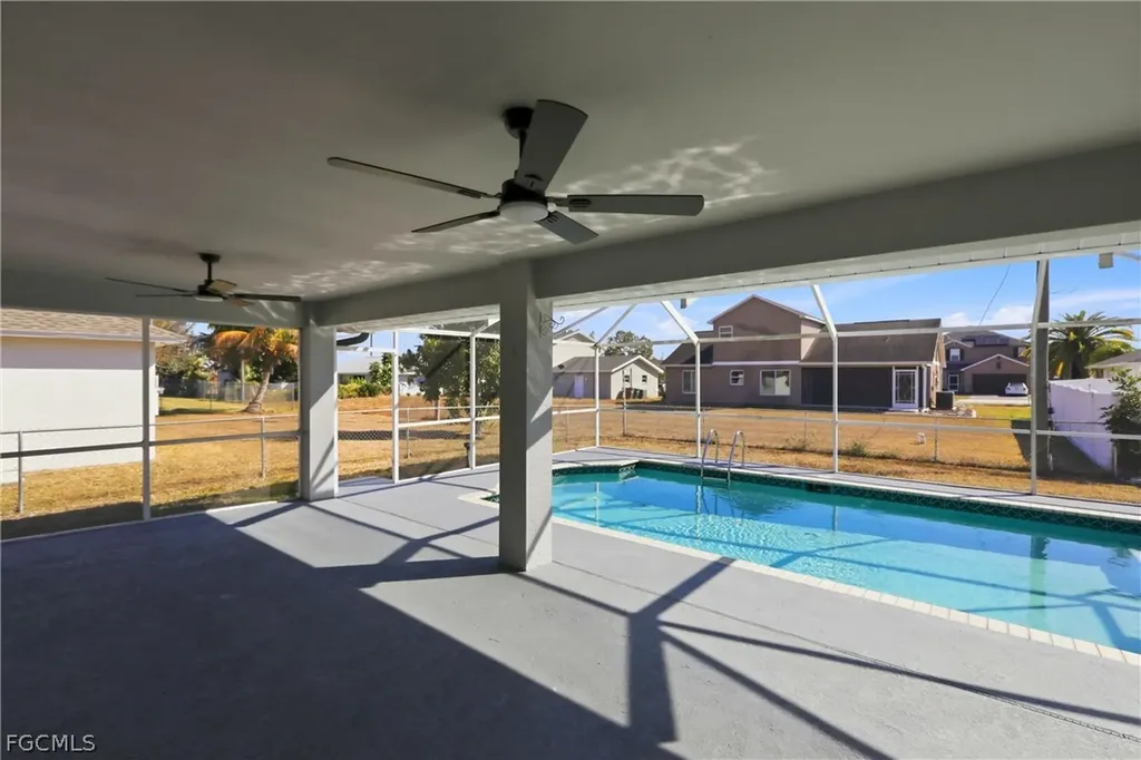 410 SE 7th Street Cape Coral FL 33990