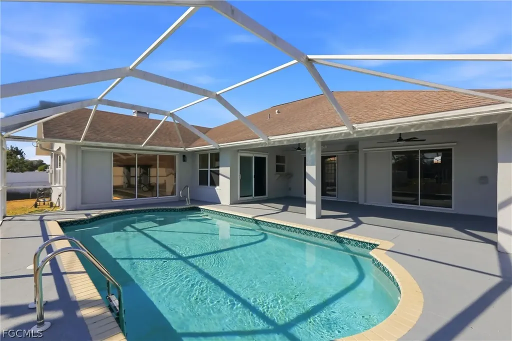 410 SE 7th Street Cape Coral FL 33990