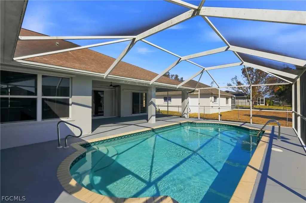 410 SE 7th Street Cape Coral FL 33990