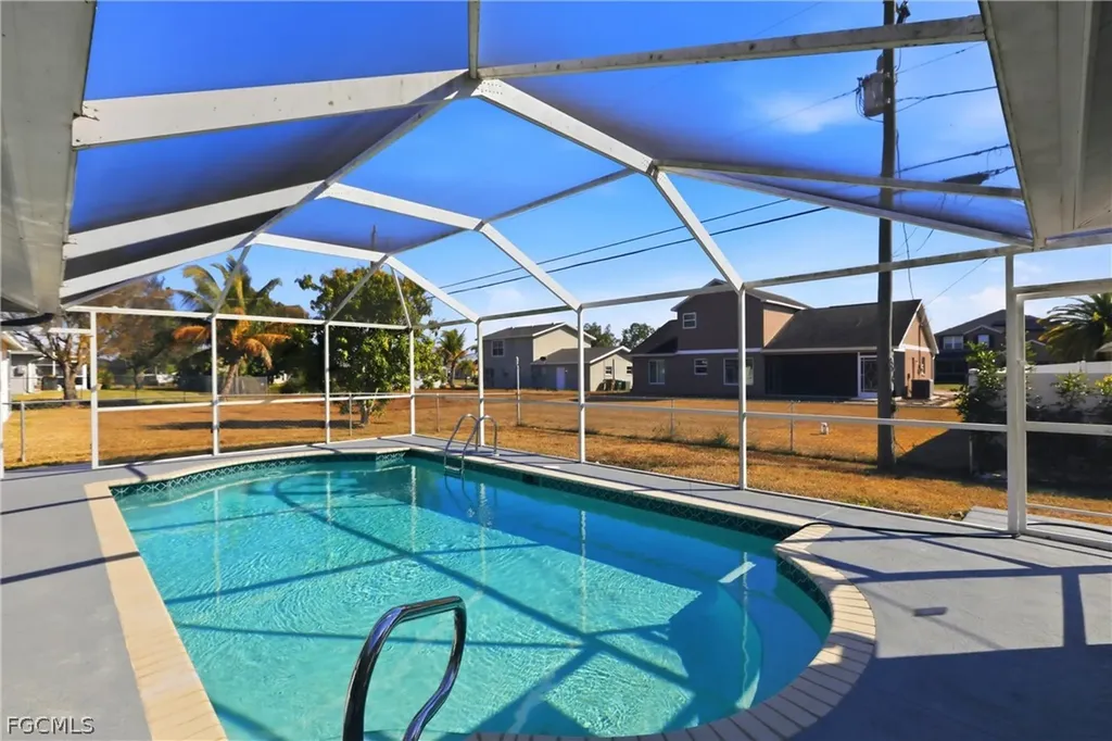 410 SE 7th Street Cape Coral FL 33990