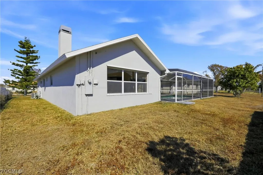 410 SE 7th Street Cape Coral FL 33990
