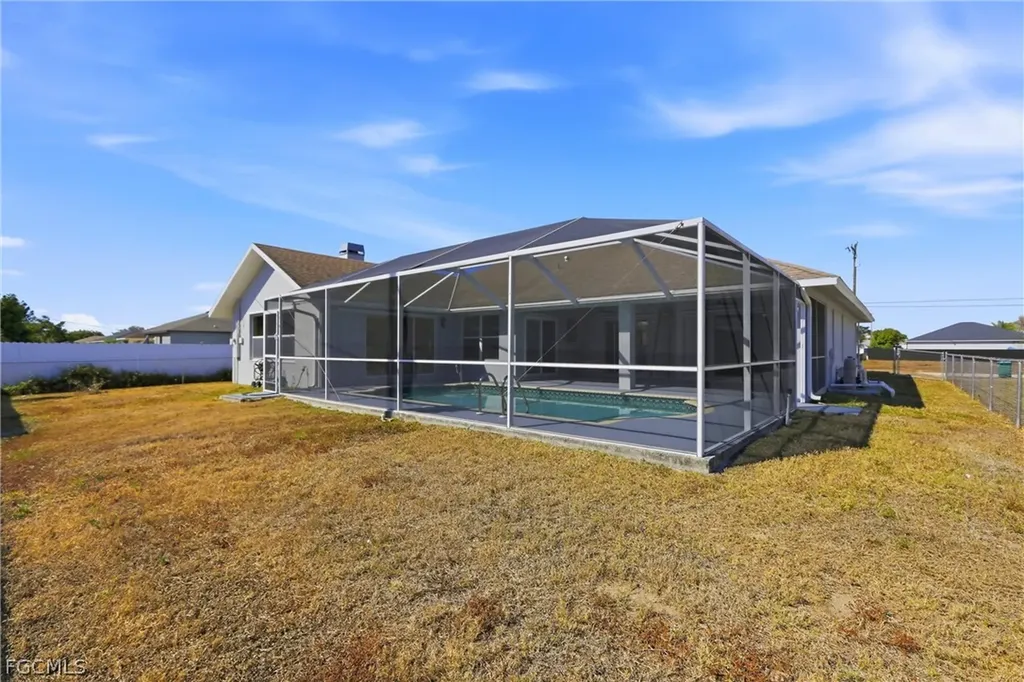 410 SE 7th Street Cape Coral FL 33990