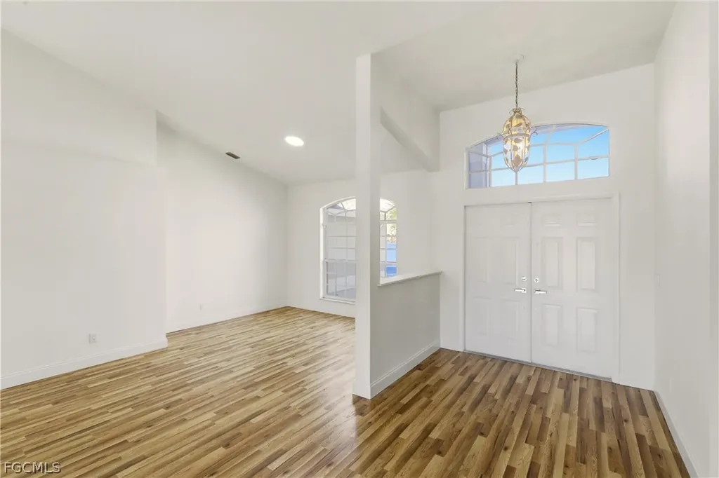 410 SE 7th Street Cape Coral FL 33990
