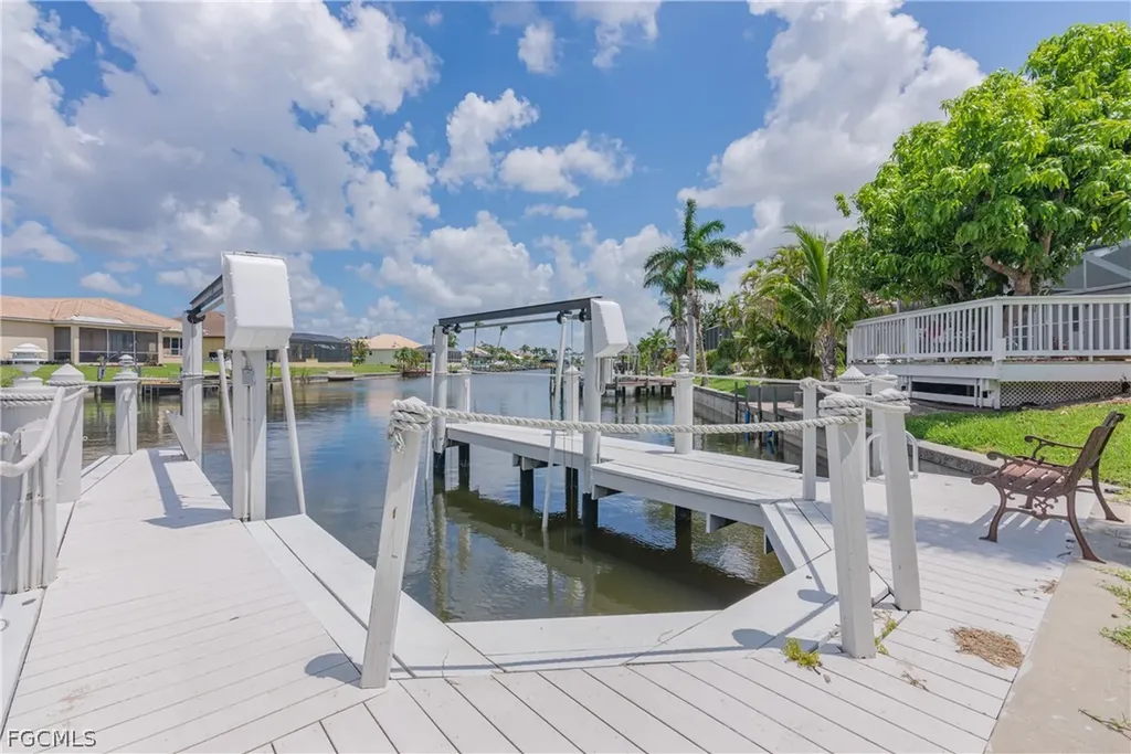 2417 Cape Coral Parkway W Cape Coral FL 33914
