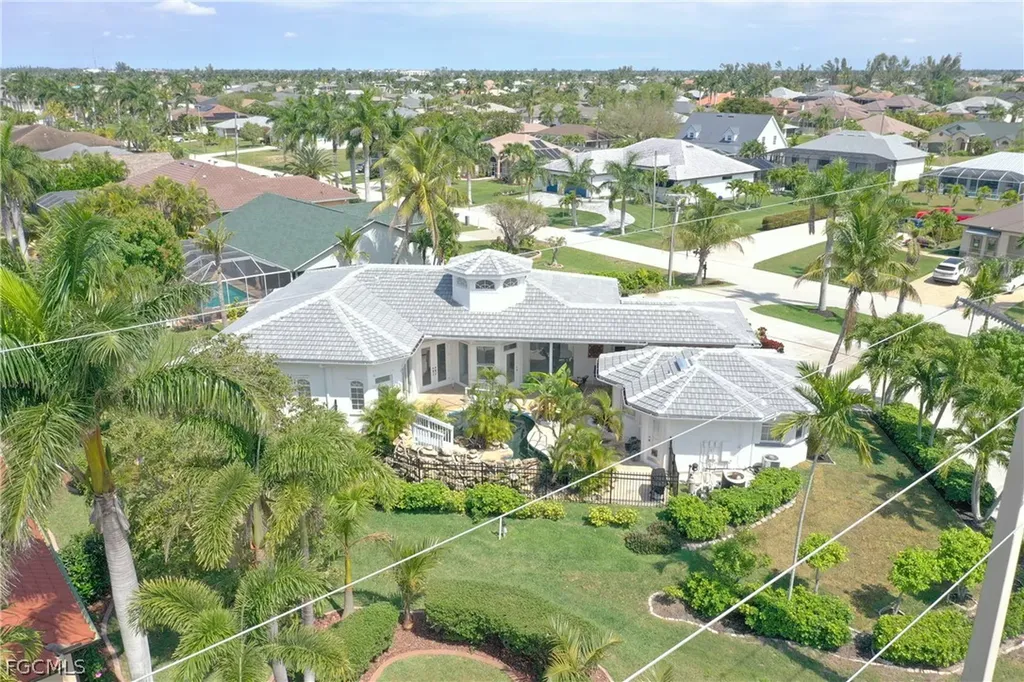 2417 Cape Coral Parkway W Cape Coral FL 33914