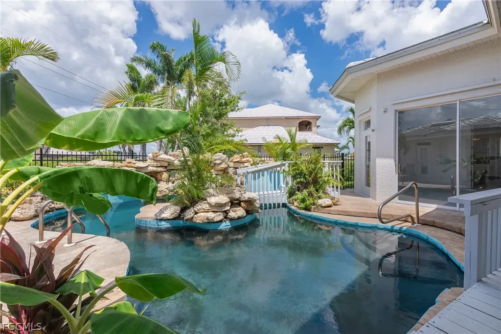 2417 Cape Coral Parkway W Cape Coral FL 33914
