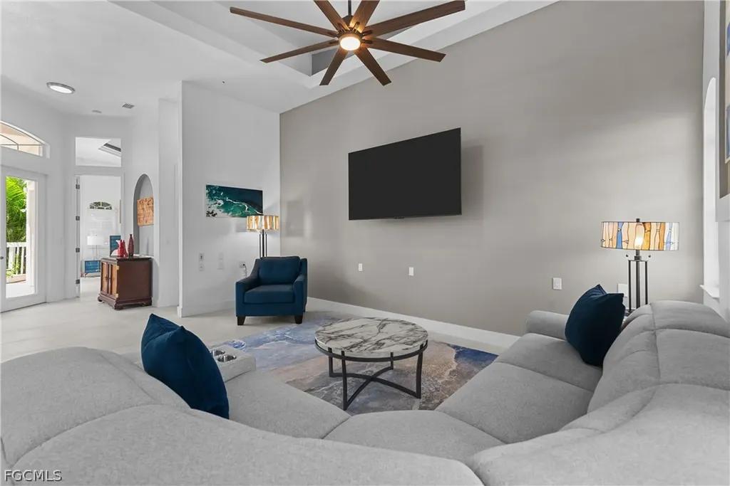 2417 Cape Coral Parkway W Cape Coral FL 33914