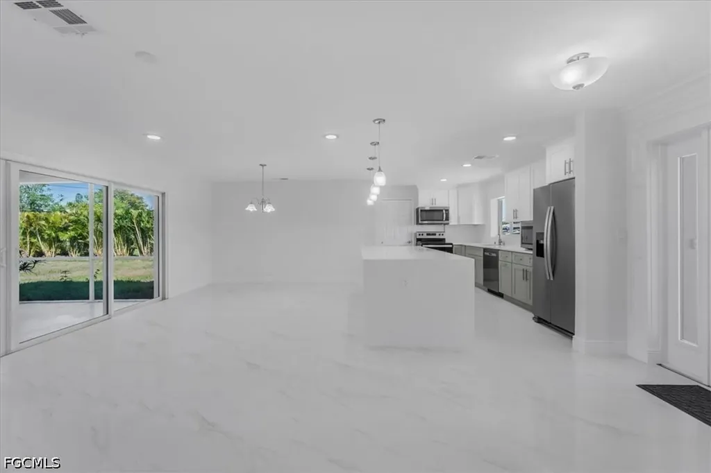 105 SE 45th Terrace Cape Coral FL 33904