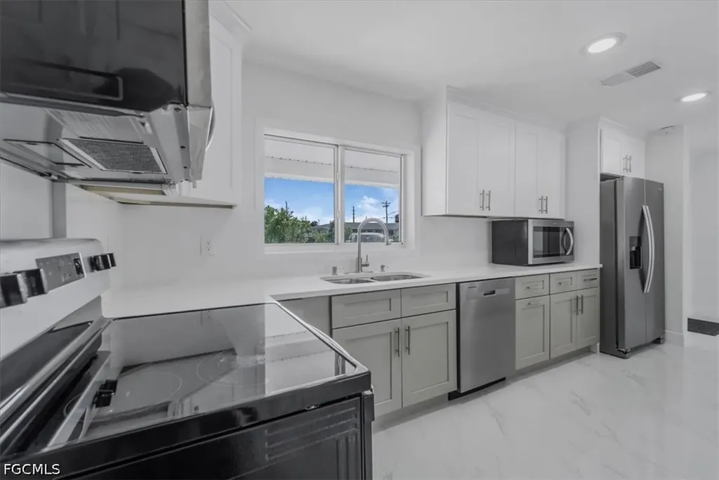 105 SE 45th Terrace Cape Coral FL 33904
