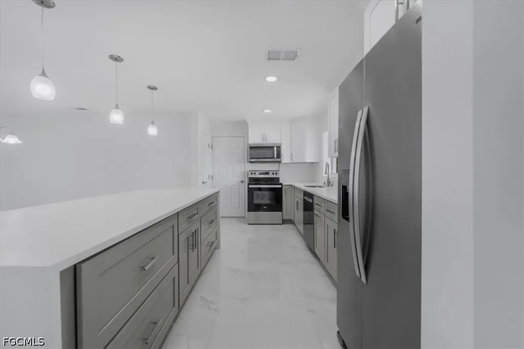 105 SE 45th Terrace Cape Coral FL 33904