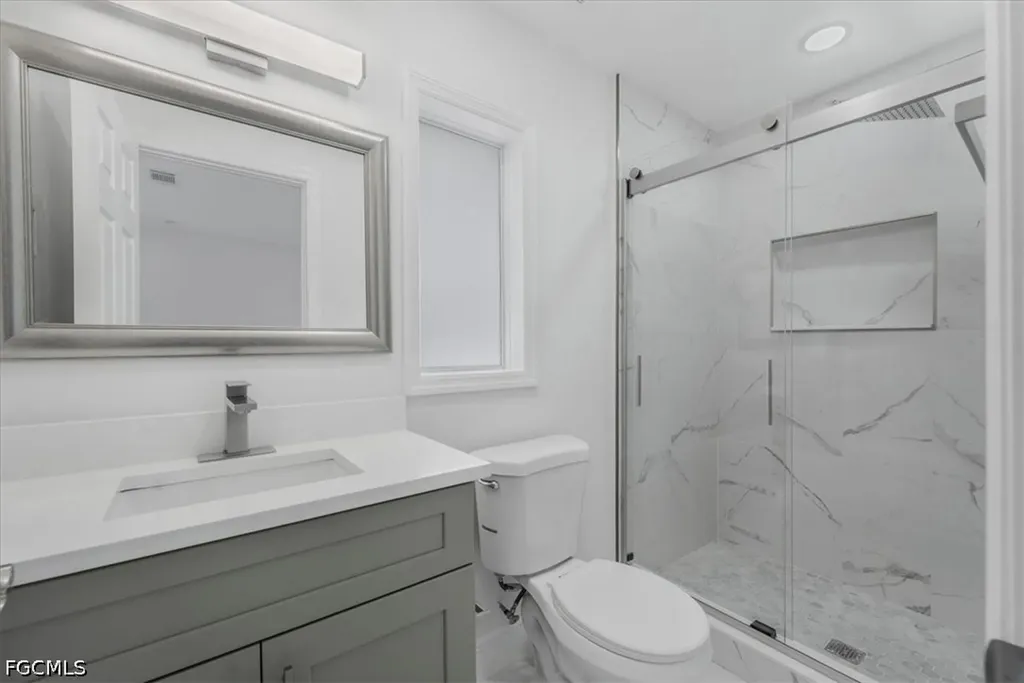 105 SE 45th Terrace Cape Coral FL 33904