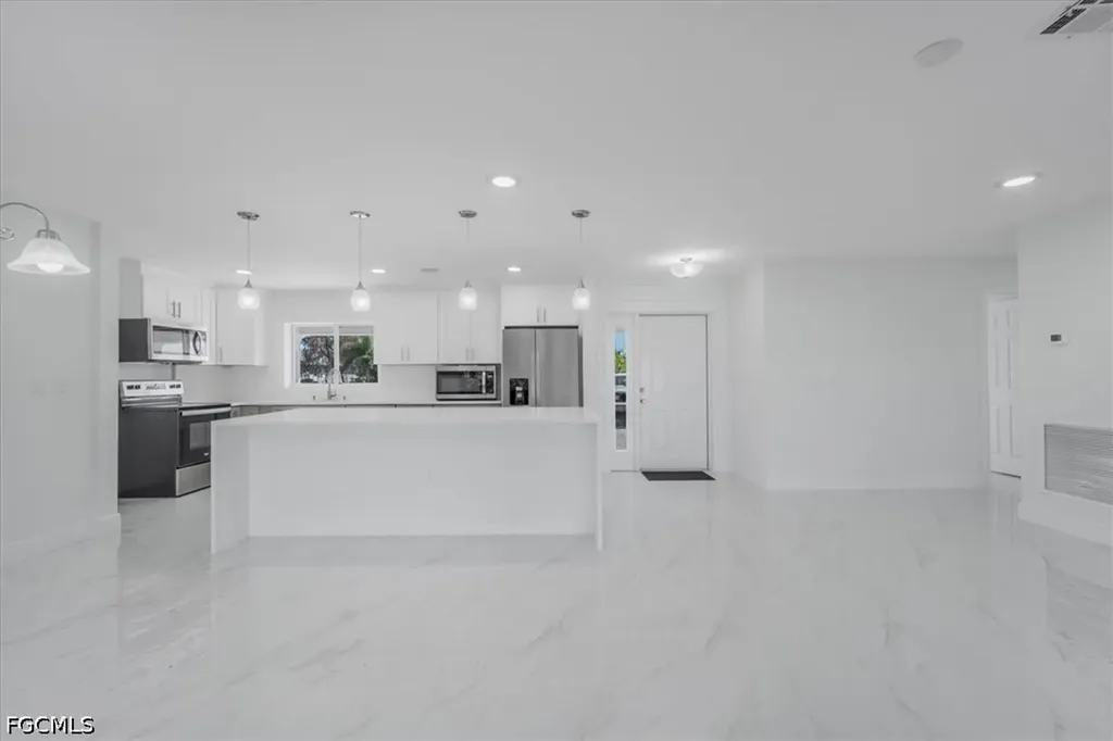 105 SE 45th Terrace Cape Coral FL 33904