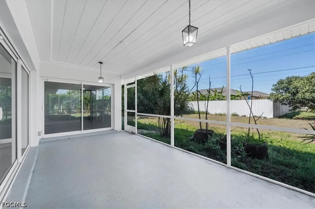 105 SE 45th Terrace Cape Coral FL 33904