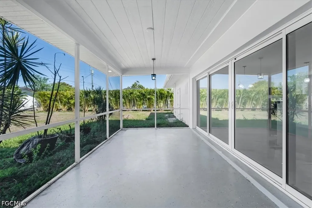105 SE 45th Terrace Cape Coral FL 33904