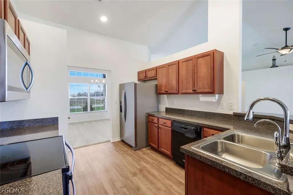 1207 NW 15th Terrace Cape Coral FL 33993