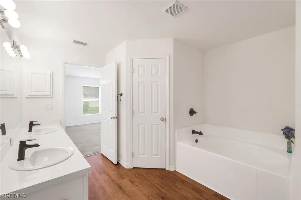 1207 NW 15th Terrace Cape Coral FL 33993