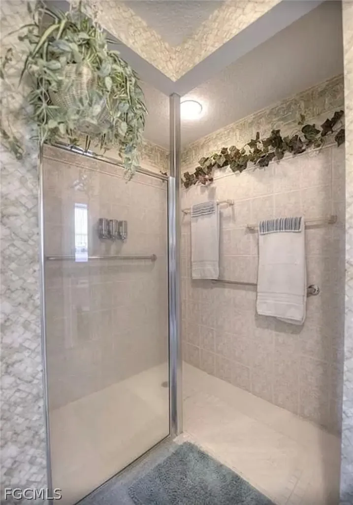 1840 NE 23rd Terrace Cape Coral FL 33909