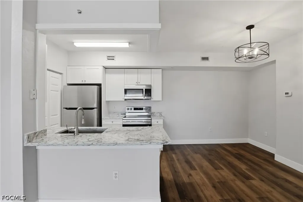 6321 Aragon Way Fort Myers FL 33966